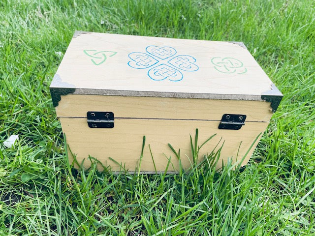 Clover & Hearts Box