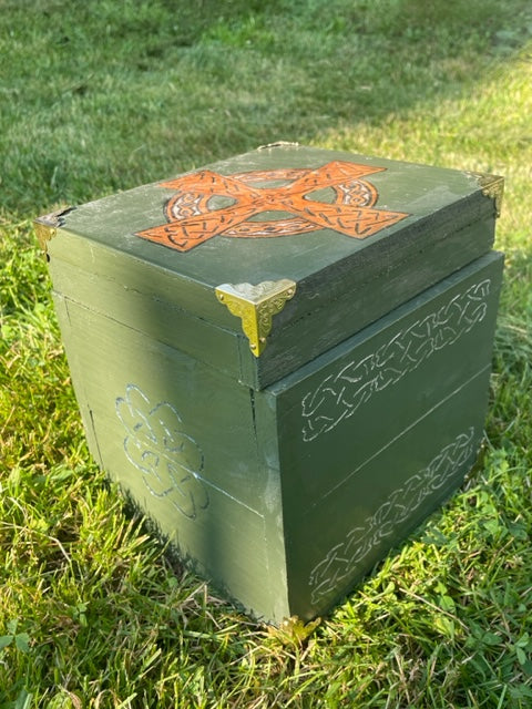 Green Celtic Box