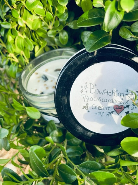 Bewitching Blackcardamom & Cream Spell Candle