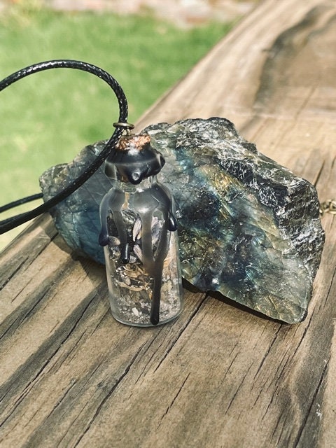 Protection Spell Jar Necklace (Unhexing & Ward off Negativity/Evil)
