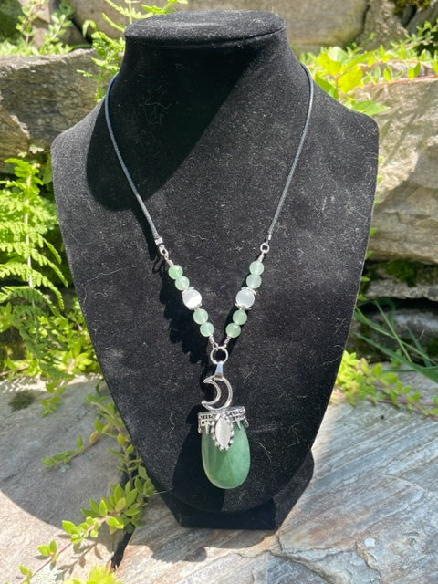 Green Aventurine Round Pendant Necklace (w/ Selenite)