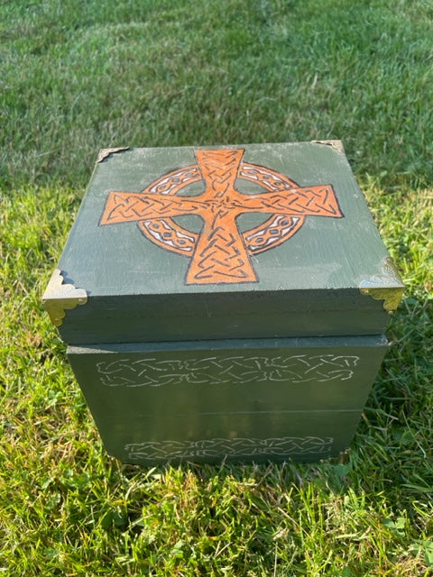 Green Celtic Box