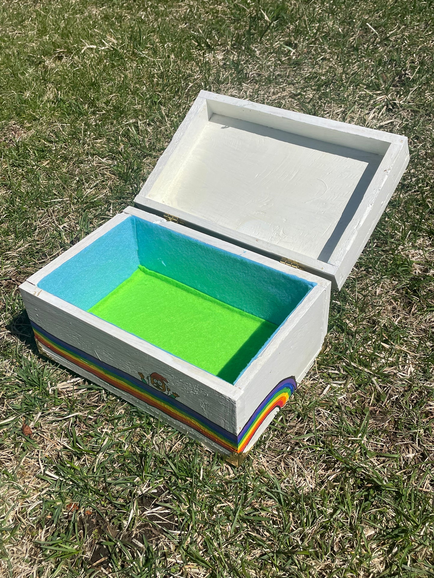 Unicorn Puking a Rainbow Box