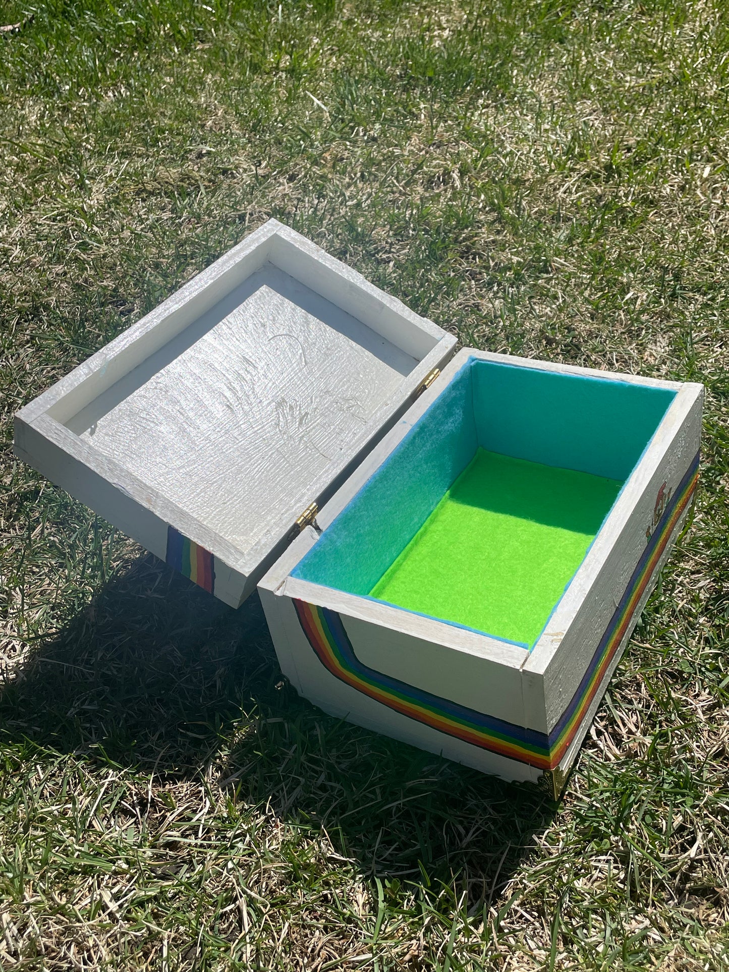 Unicorn Puking a Rainbow Box