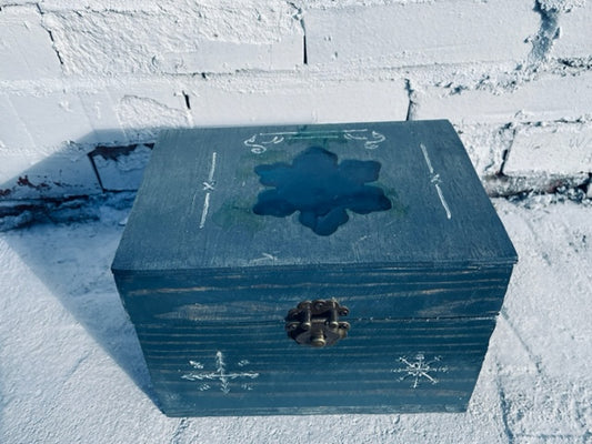 Winter Snowflake Box
