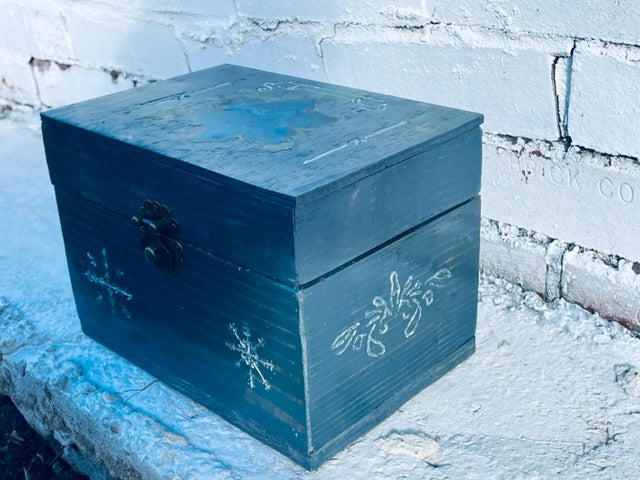 Winter Snowflake Box